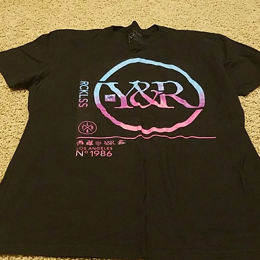 Black t